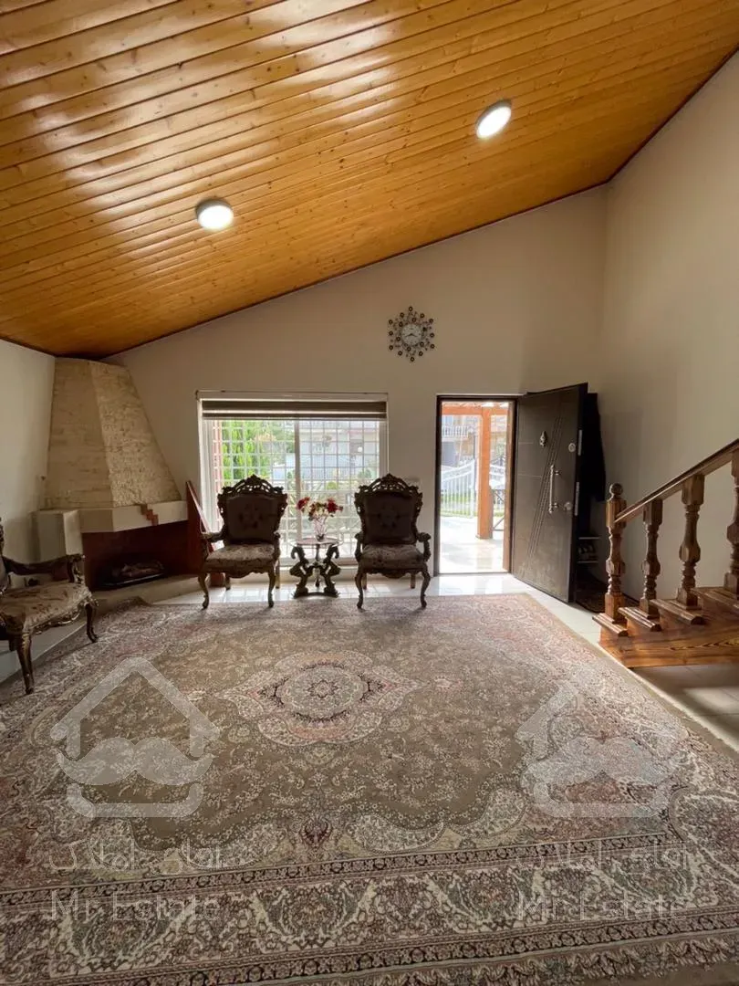 ویلا نیم پیلوت 200متری. شهرکی. غیربومی. نزدیک به دریا