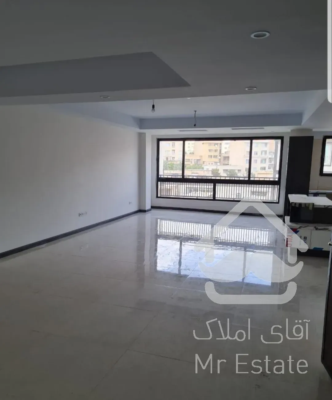 فروش ملک نوساز سه طبقه تک واحدی بصورت یکجا در زیبادشت دهکده المپیک