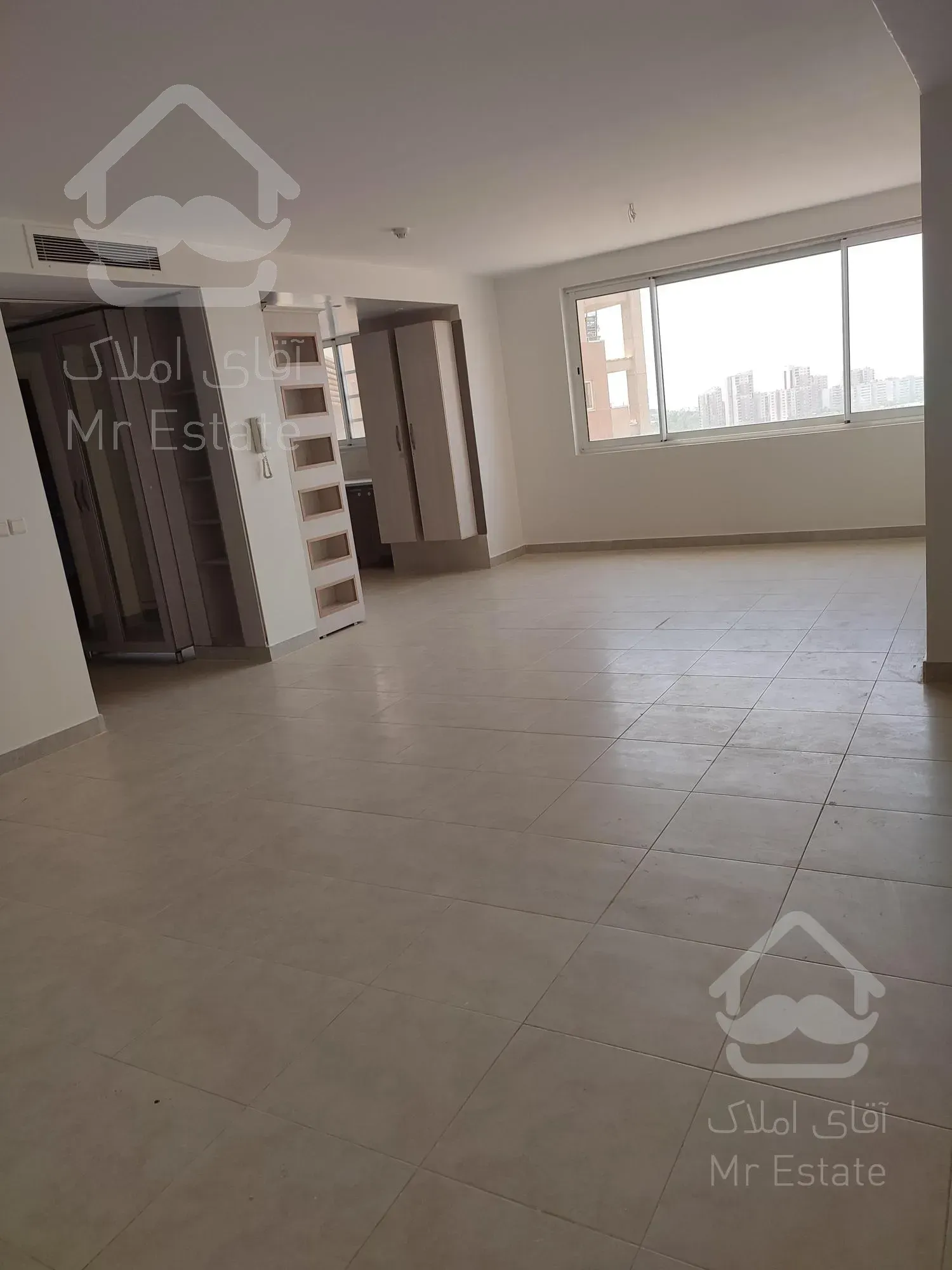 ۱۲۰متری ۳خوابه واقع در  برج عرفان***