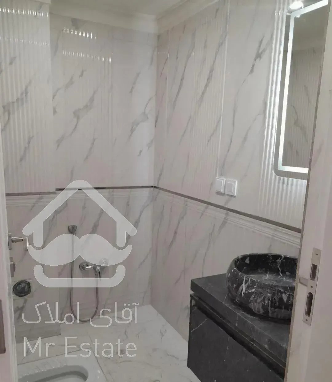 ۱۴۳ متر نوساز  /  ۲ پارکینگ سندی