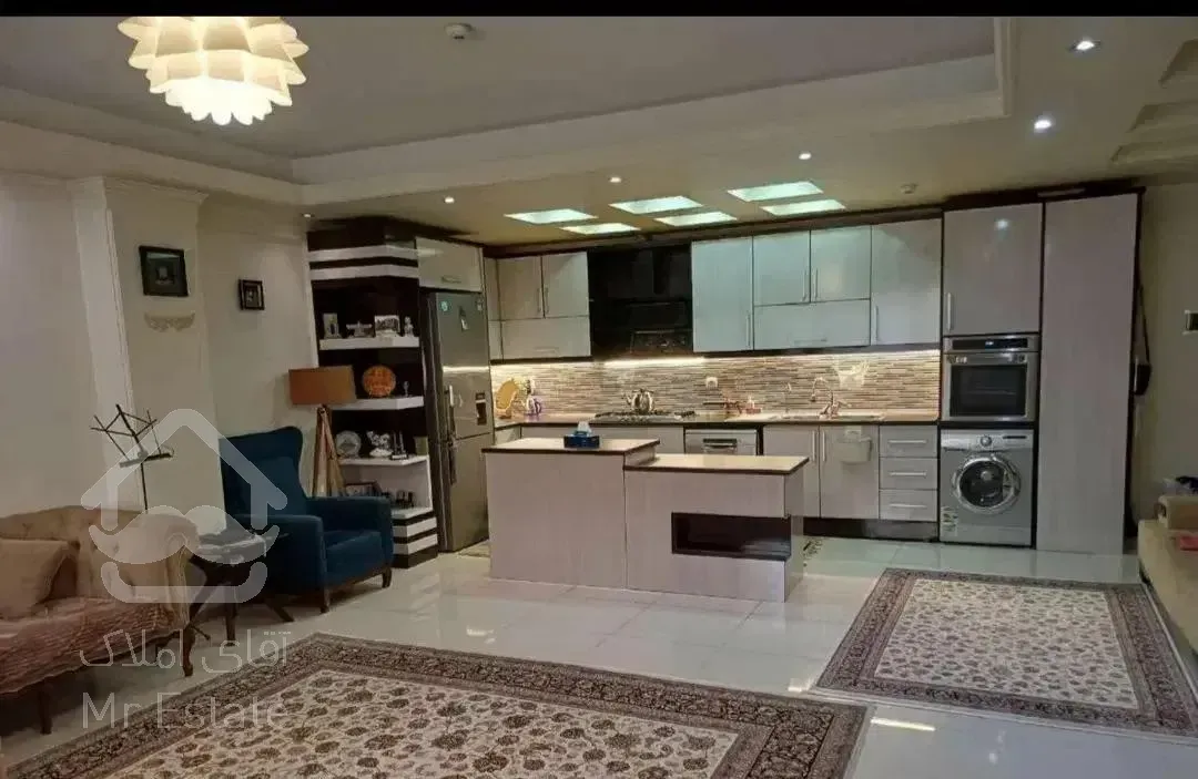 ۱۰۰ متر ۲خواب.لوکس. فول امکانات. ایتالیا. نادری