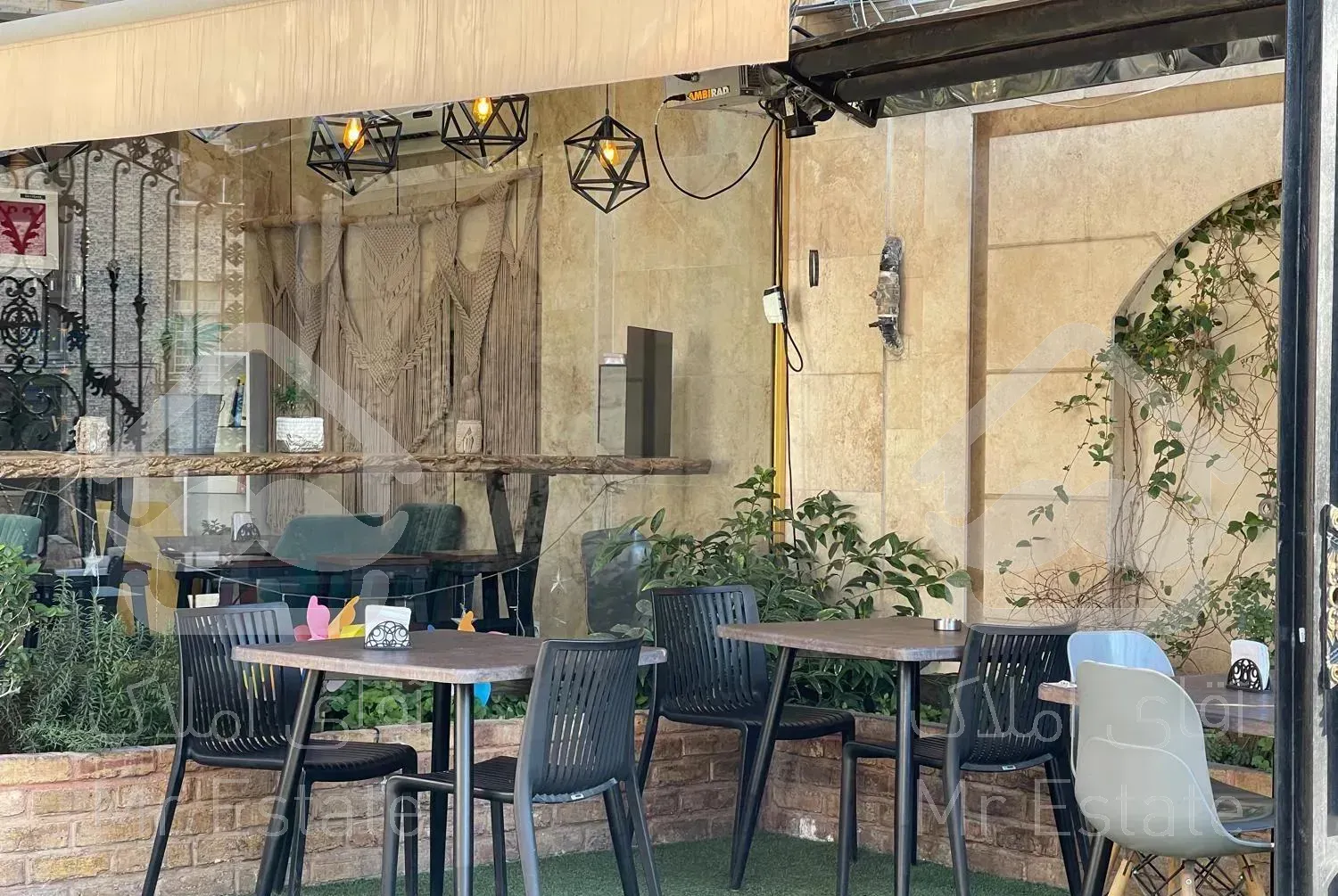 « ۱۰۰متر تجاری کافی شاپ »