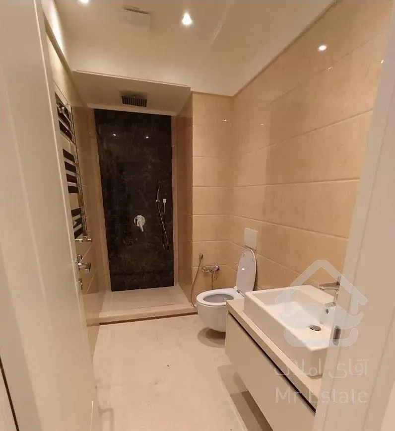 235 متر با نور و ویو عالی * زیر قیمت