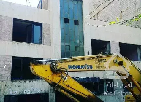 خاکبرداری وتخریب