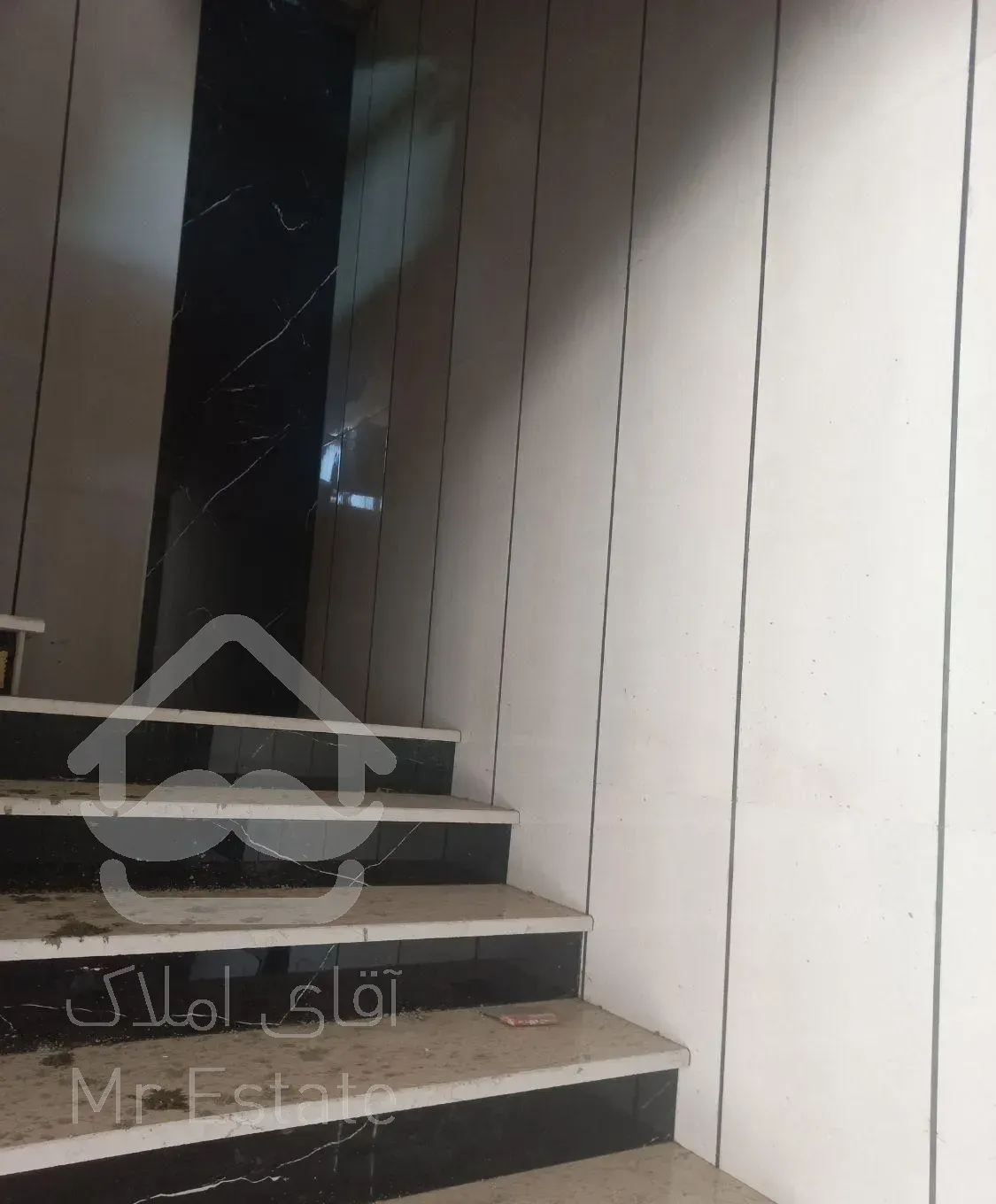 فروش آپارتمان ۱۲۴ متری ۳ خوابه طبقه ۱ سه واحدی