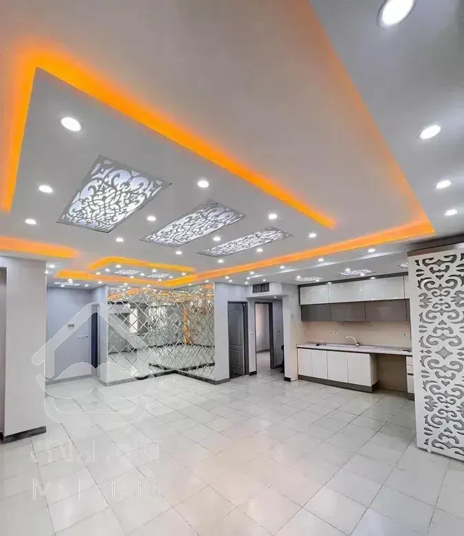 آپارتمان ۹۹ متر در فاز ۴(جنب مترو)