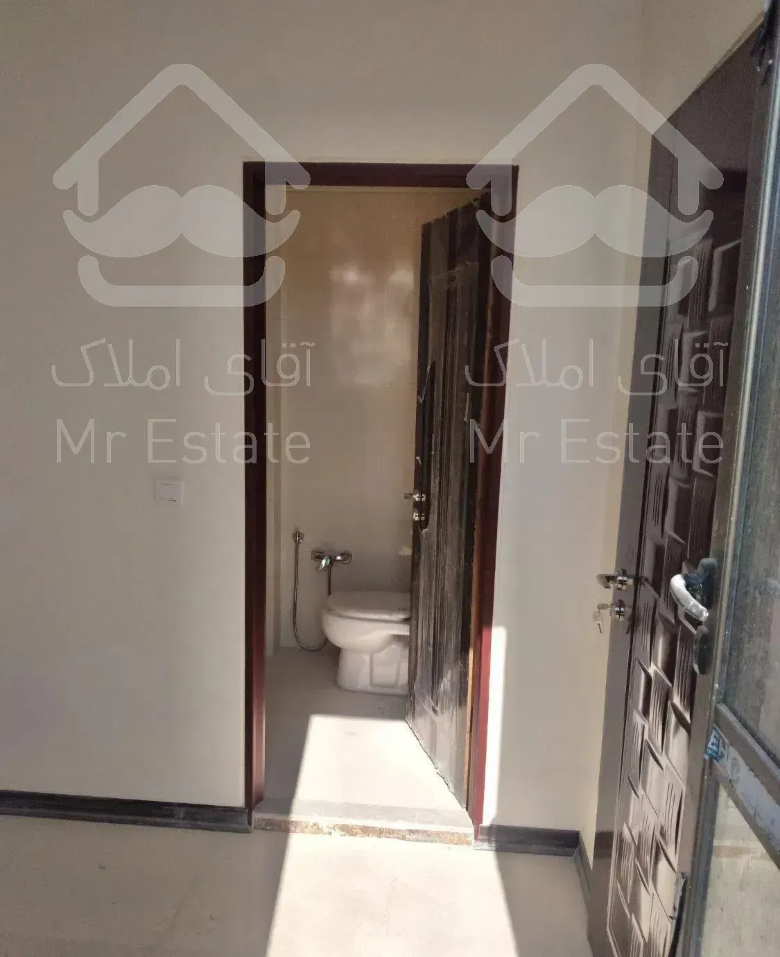 چیتگر ۱۳۵ متر/ سند اداری/در حد کلیدنخورده/ فول