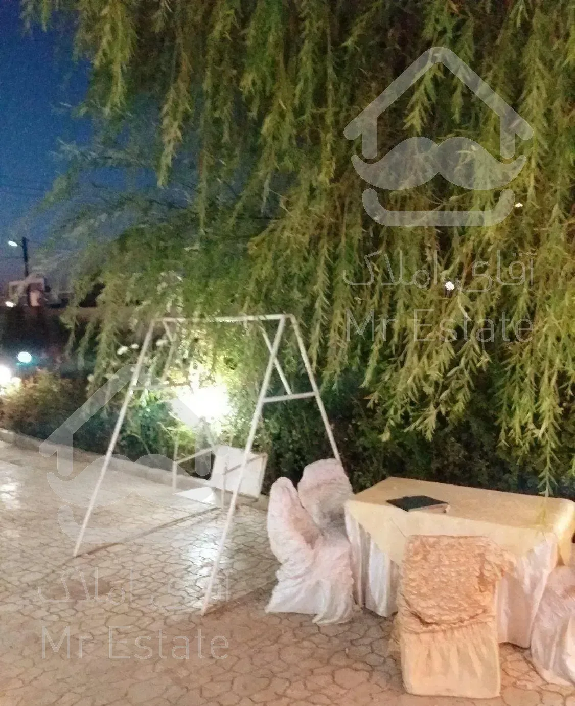 ویلای استخردارسرپوشیده ی آب گرم در شاهنامه