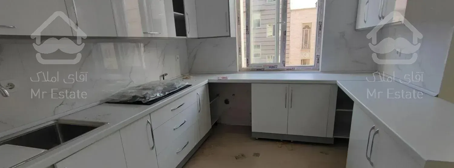 ۱۴۱ متر سه خواب کلیدنخورده فول دو پارکینگ