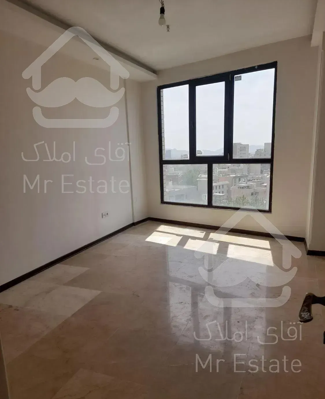 ظفر شریعتی، ۸۰متر، ۲خ  غرق در نور