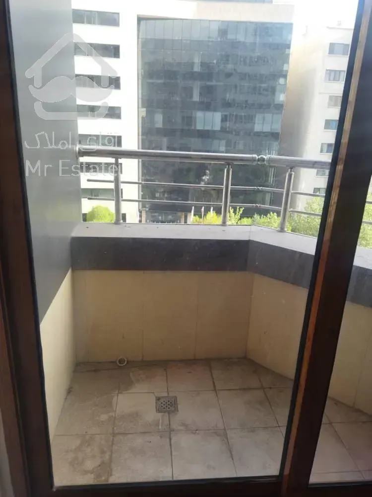 آپارتمان ۱۴۰ متری دو خوابه