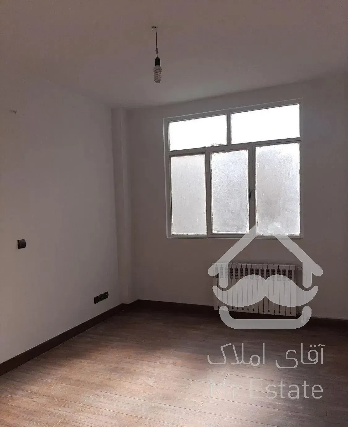 فلکه چهارم تهرانپارس ۸۲متر۲خواب طبقه دوم