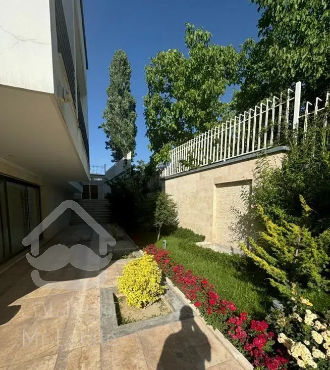 فروش خانه ویلایی ۱۳۰۰ متری ۵ خوابه