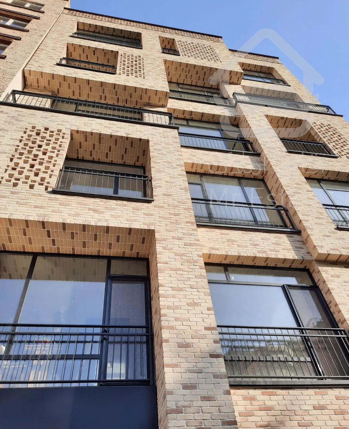 فرمانیه ( ۱۴۵ متر ۳ خواب ، ۲ پارکینگ سندی )