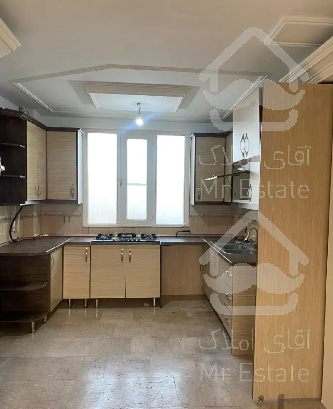 رهن ملک تک خوابه نقلی ، سالن پرده خور