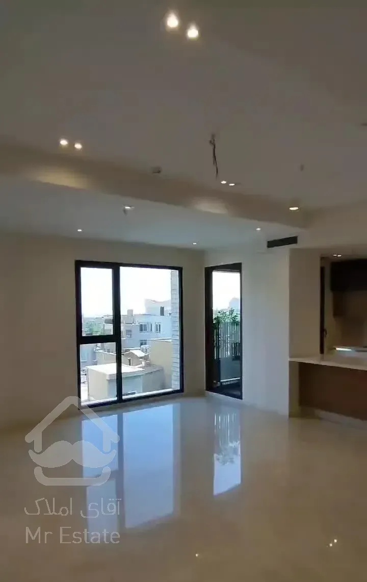 سهروردی شمالی مهناز ۱۷۵ متر ، سازه بی همتا