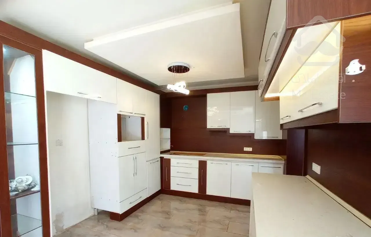 ویلا شهری ۱۸۱متری سنددار خیابان امام نسیم زوج