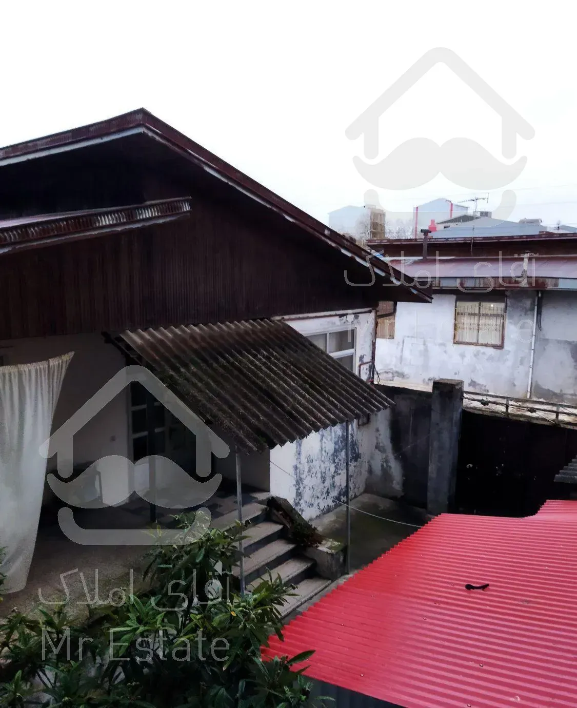 ویلای ۱۱۰مترزیربنا ودواتاق خوابه با درب ماشین رو