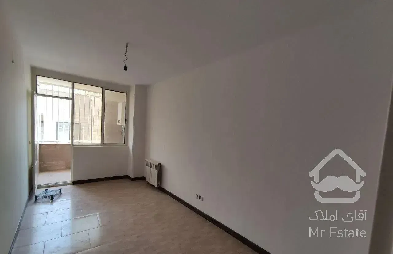 ۶۵متر/پارکینگ دار/خوش نقشه/روبنما