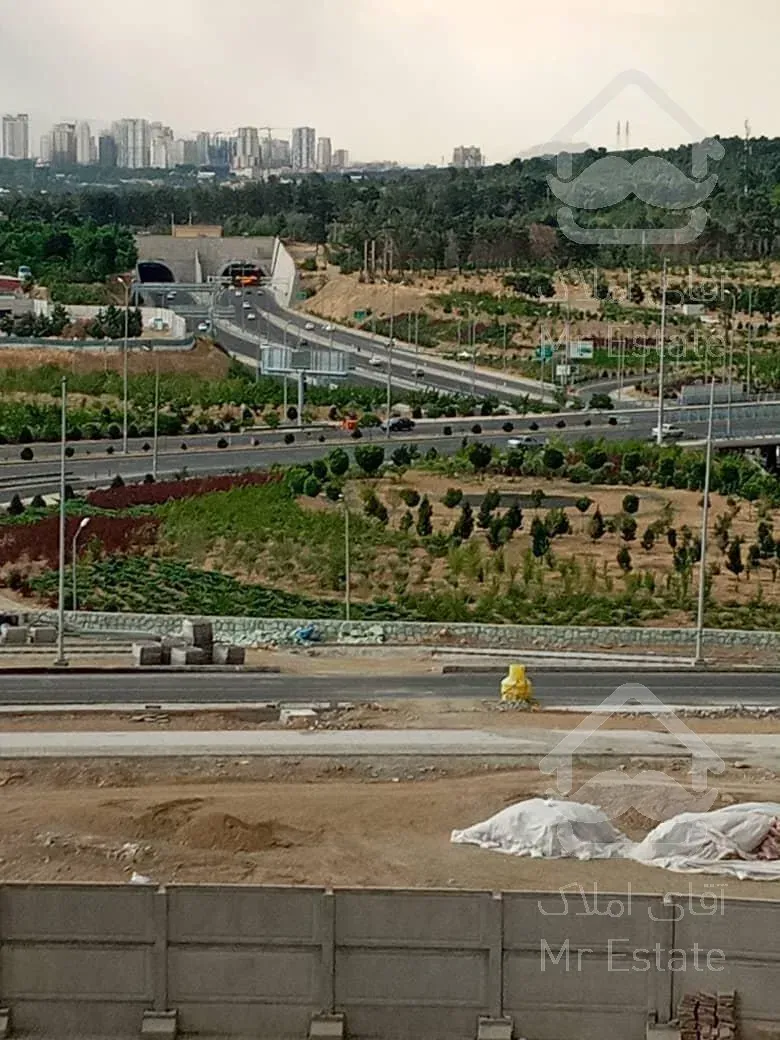 ۷۱ متر / برج ارکیده / جنوبی غرق نور / دریاچه چیتگر