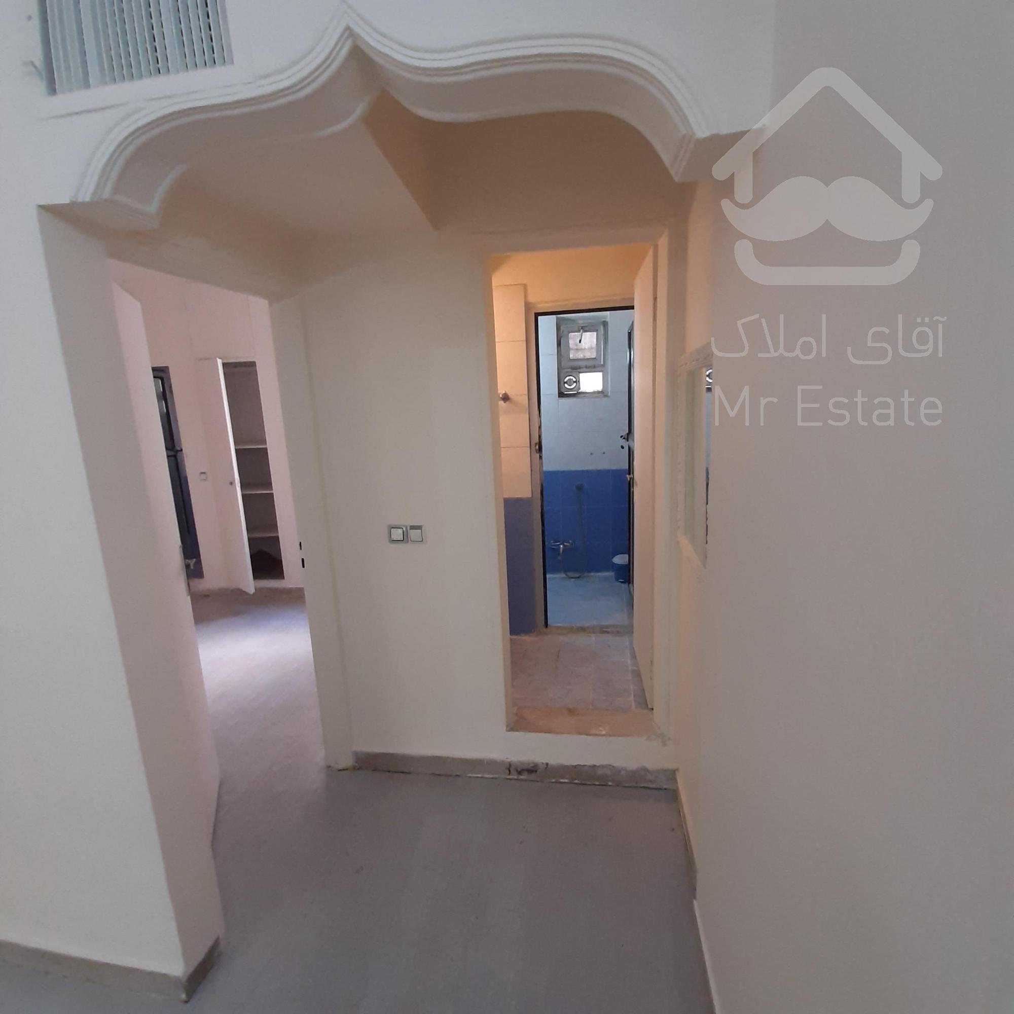 ۵۲متر یک خواب طبقه دوم،پارکینگ دار