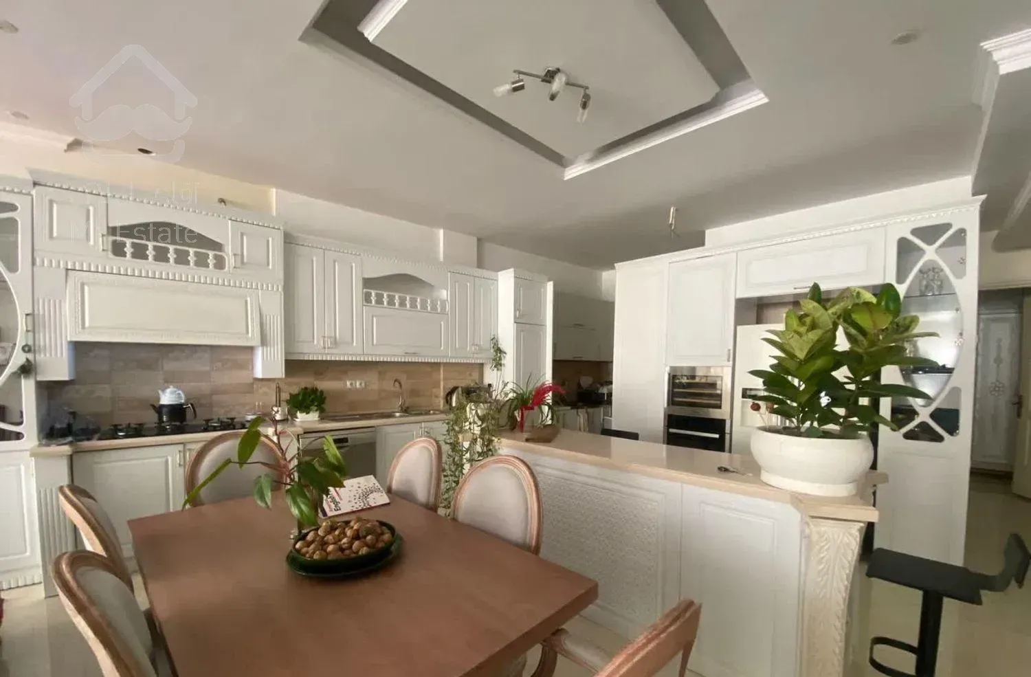 اجاره آپارتمان ۲۰۰ متری ۲ خوابه طبقه ۴