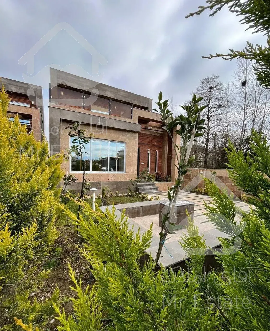 نیم پیلوت رووف دار۲۷۰زمین+شهرک لوتوس+سنددار