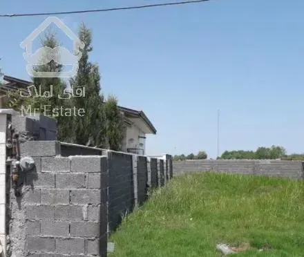 ۳۰۰ متر زمین دور محصور شده در شهرک فاضلی