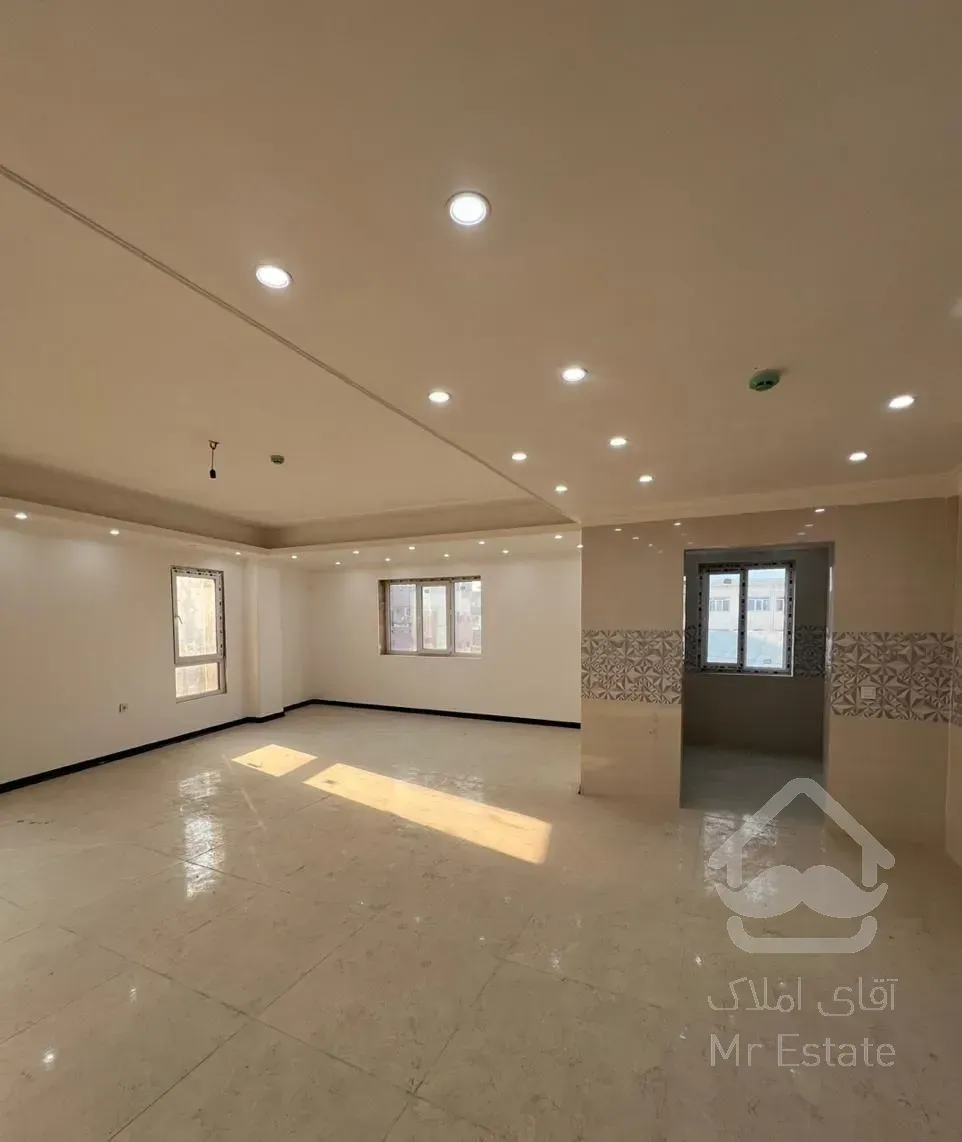 فروش آپارتمان ۱۱۷ متری پشت سینما آزادی سندملک