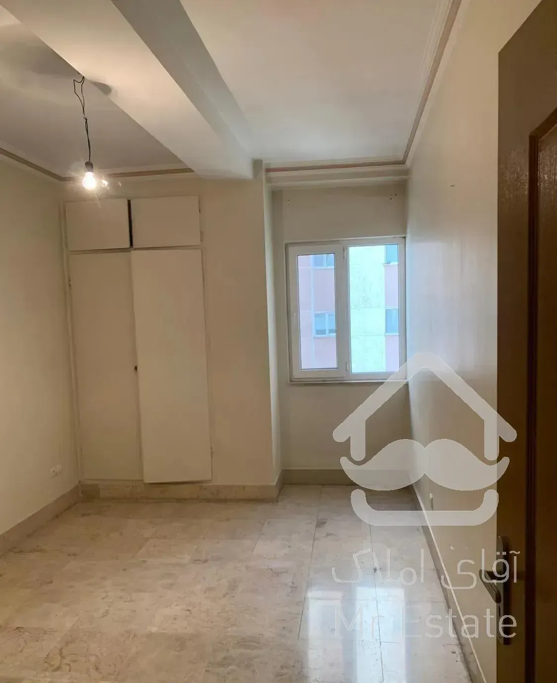 ١٤٠متر٣خواب ٢تراس کوى فراز(علوم پزشکى)