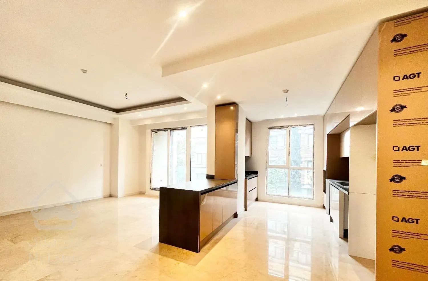 ازگل ۱۰۰ متر/نوسازکلیدنخورده/سند آماده