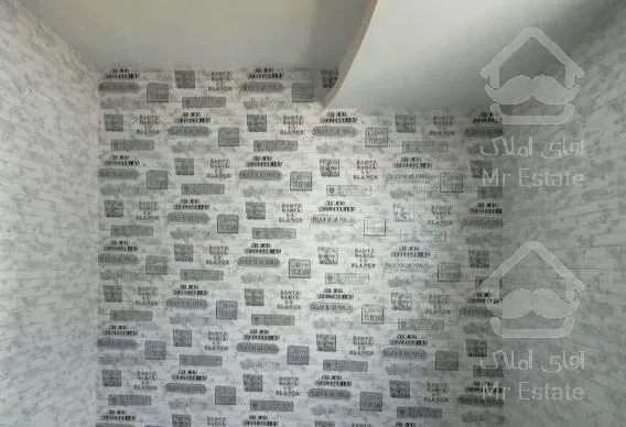 نصاب و نصب  کاغذ دیواری و پوستر در کل کرج تهران