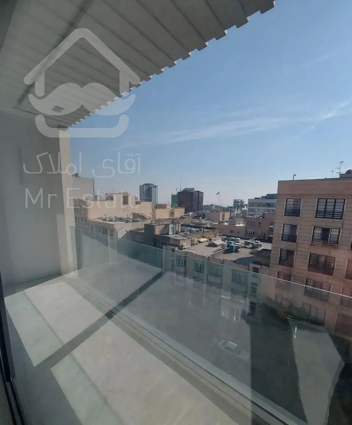 جردن(بلوار گلستان) ۱۰۰متر ۵ ساله روبه آفتاب لابی