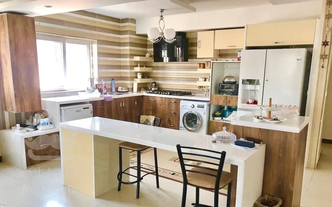 رهن و اجاره تک واحدی ۱۶۸ متری سه خوابه رادیودریا