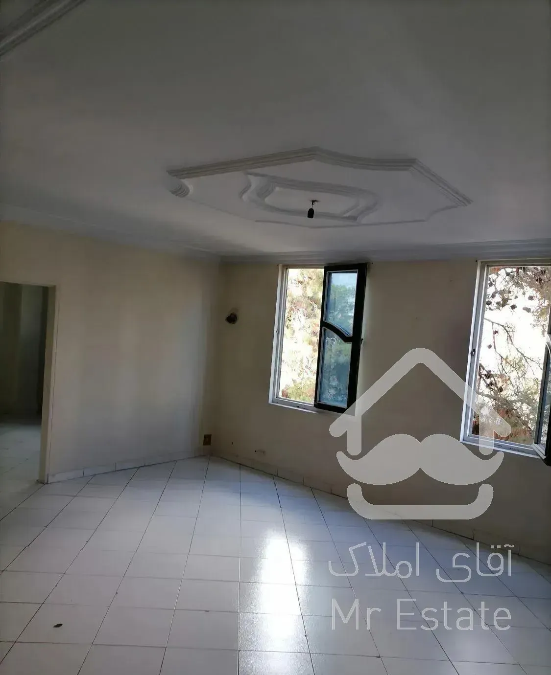 61متری سالن پرده خور خ خدابنده