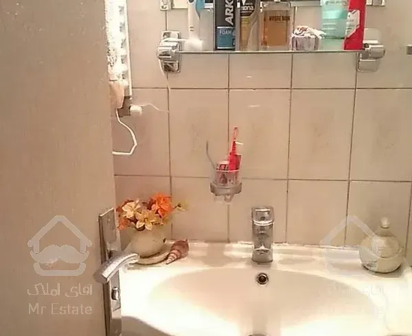 80 متری دو خواب  در 522 شرقی فاز۴ مهرشهر