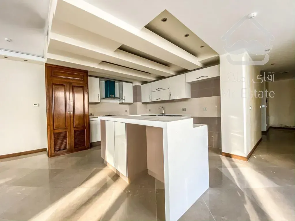 145متر نوساز. طبقه پنجم متریال برند