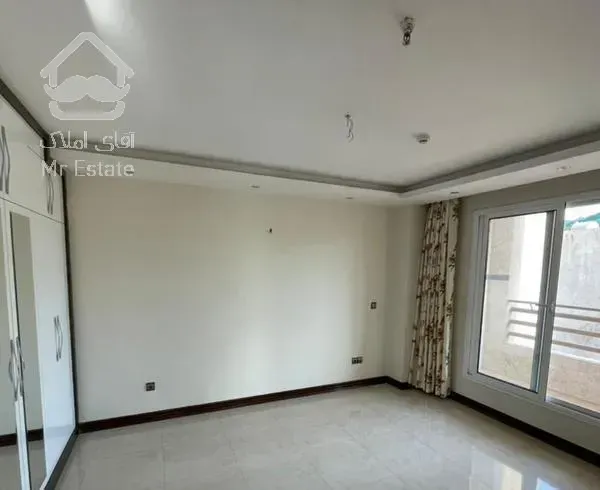 آپارتمان 230متری تک واحدی  خ باغ دریاچه