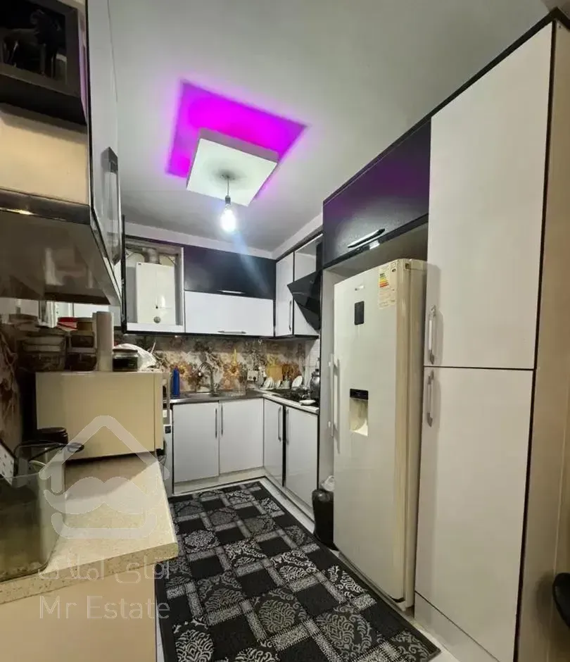 ۸۵متری طبقه اول ۱۵ شرقی شاخه اصلی