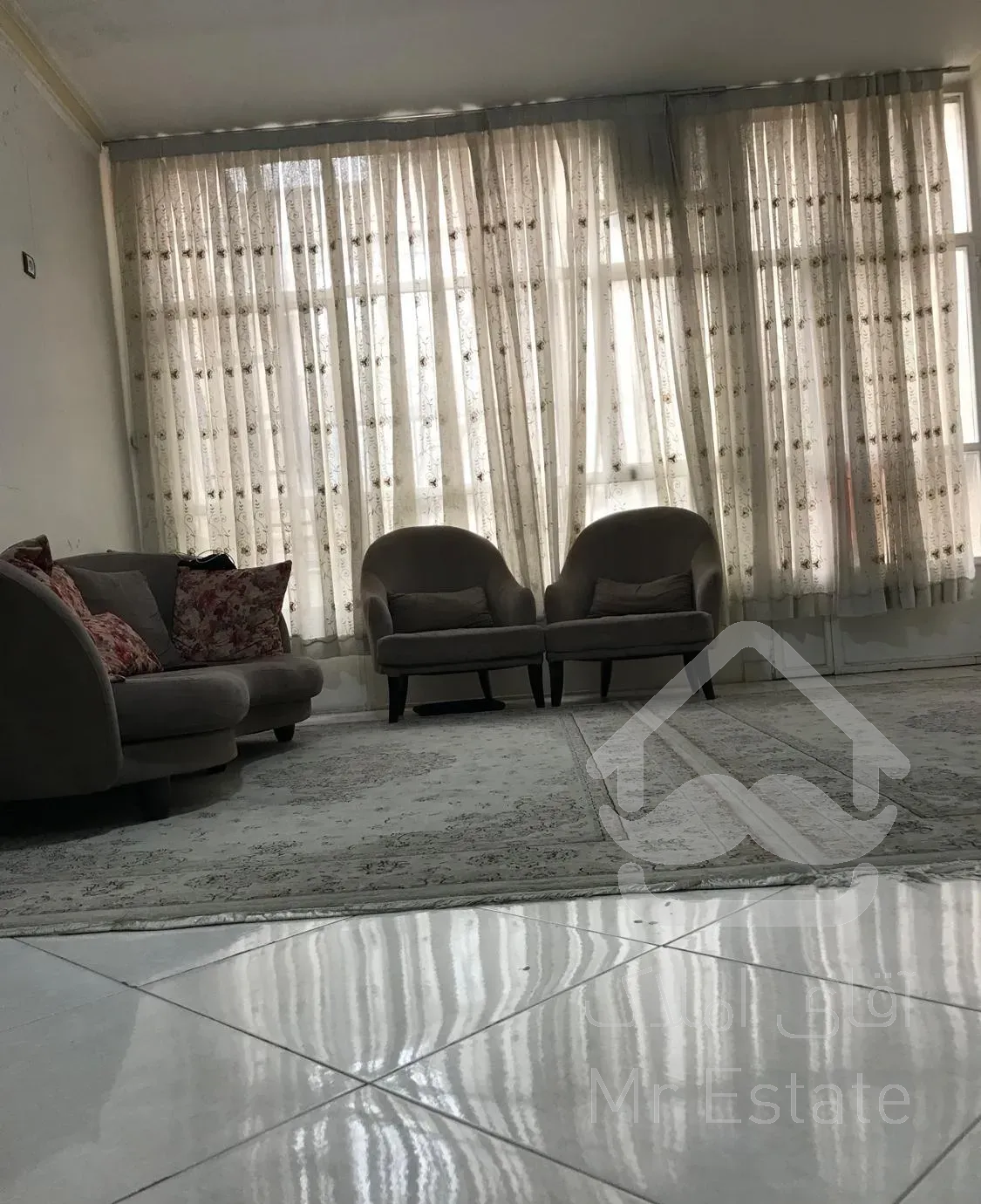 ۷۸ متر همکف و زیرزمین + حیاط دربست