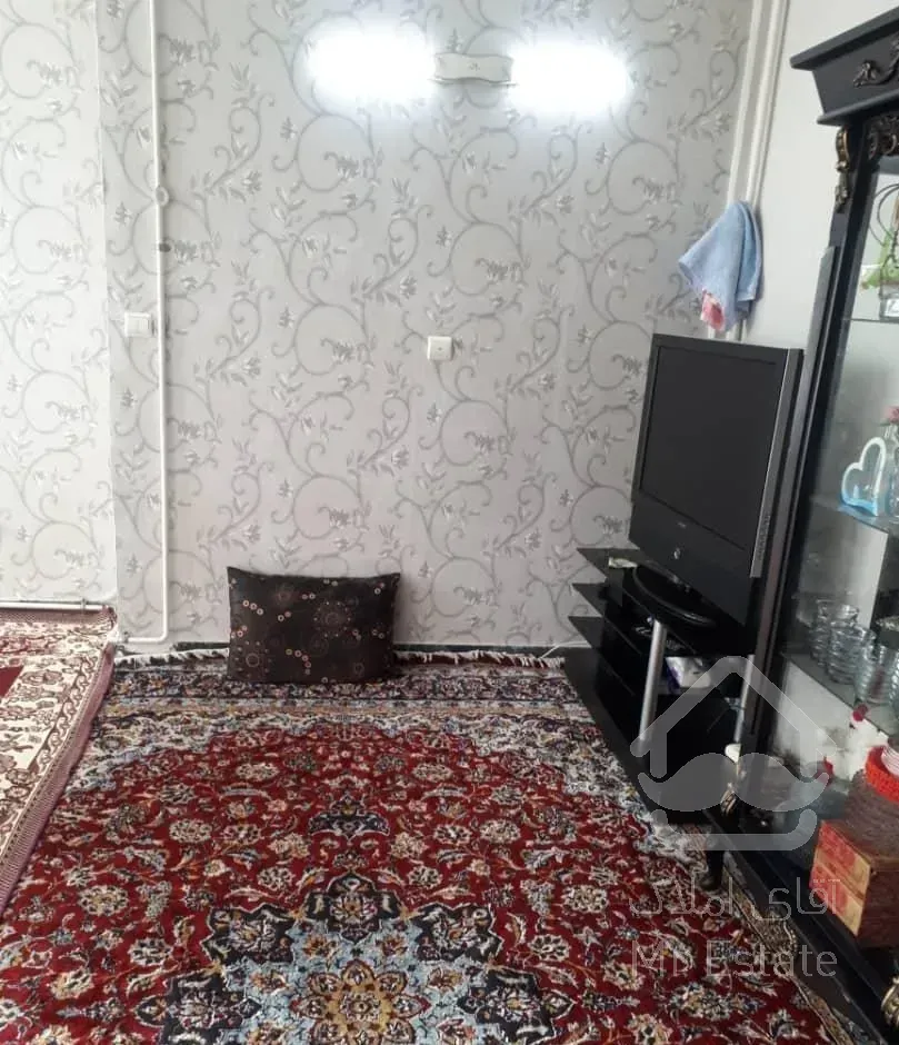 آپارتمان ۴۵ متری ۱ خوابه طبقه ۳ نور گیر بسیار عالی