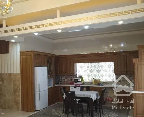 ۲۰۰۰متر باغ ،۴۲۰متر ویلا معماری کلاسیک