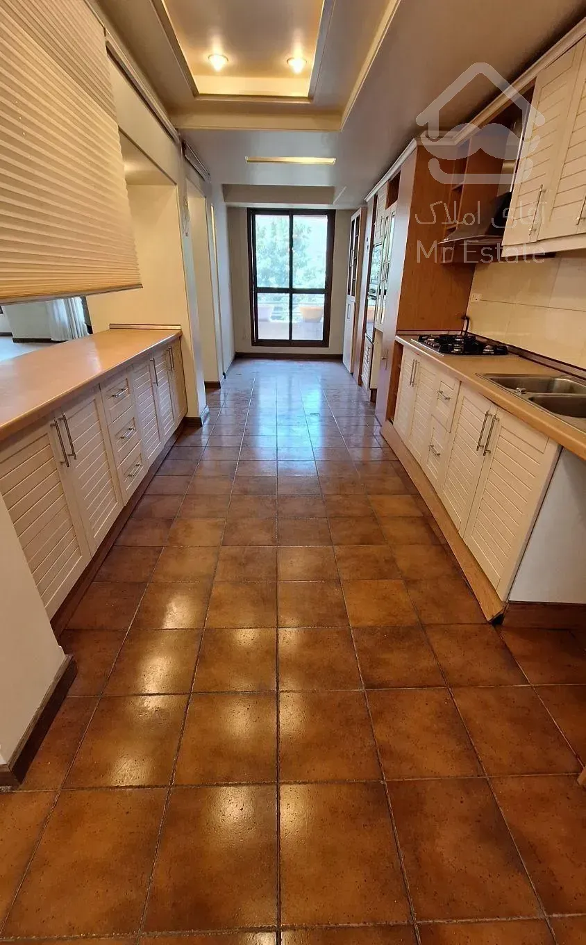 باغ فردوس ۲۲۰متری ۳خواب/ویو مشجر/۲پارک