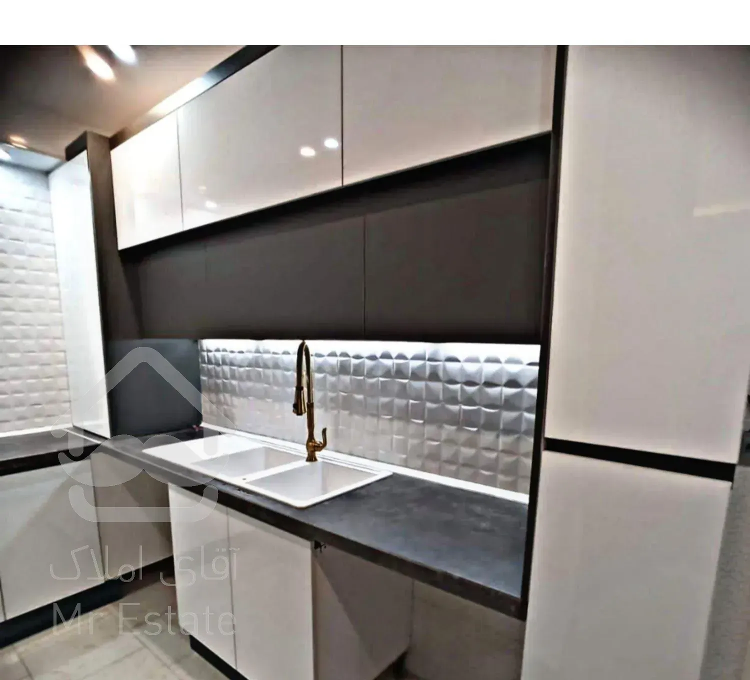 لذت برج نشینی در پلتفرم مدیران فاز ۱۱ پردیس