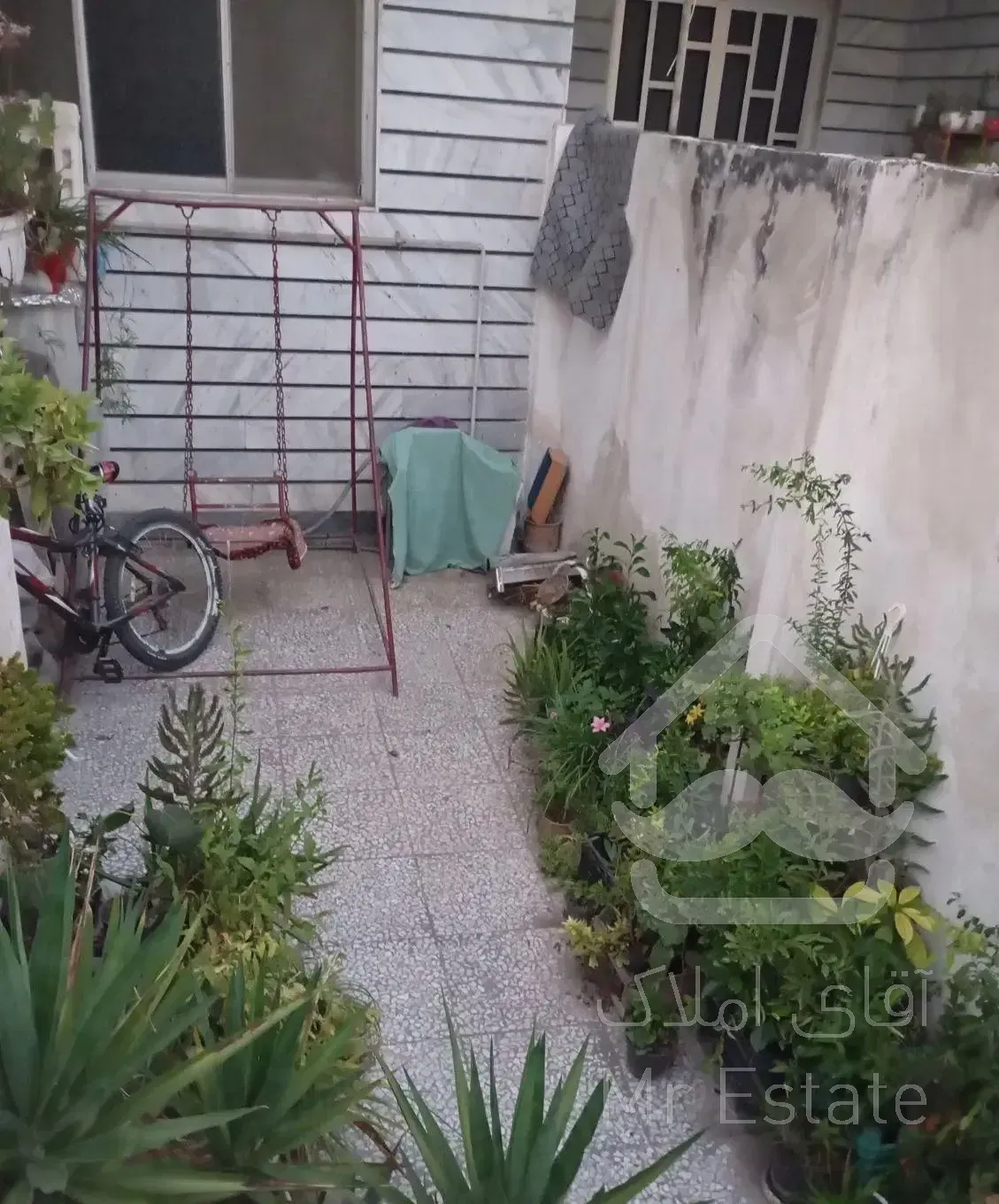 فروش منزل حیاط دار در کوچه نوروزی