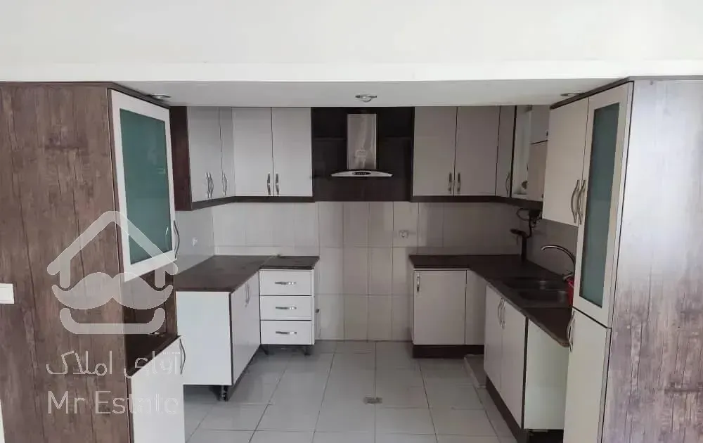 اپارتمان 100 متری اختر شرقی بر 15متر