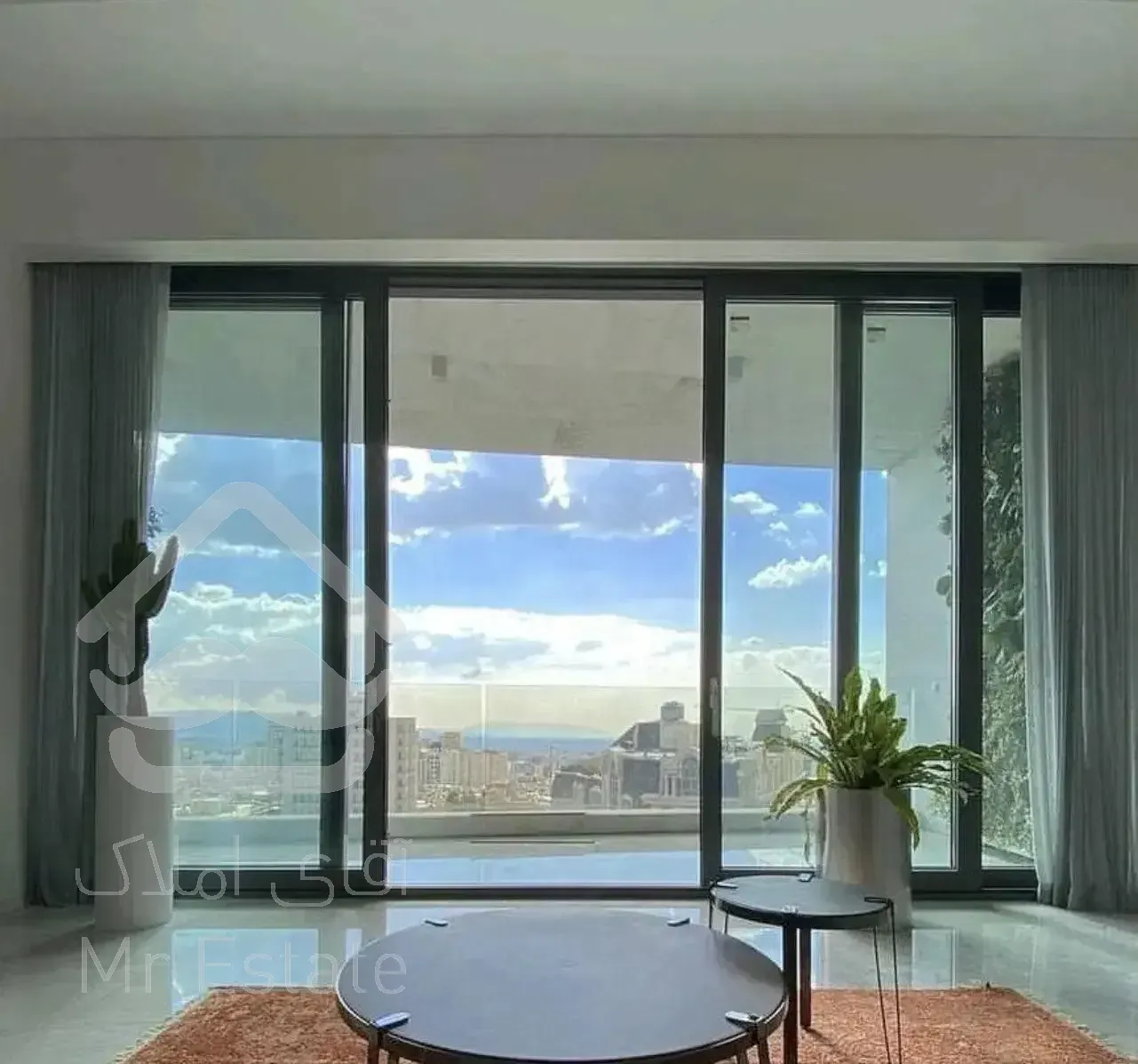 550 متر نیاوران 5 خواب مستر آسانسور داخل واحد+ ویو