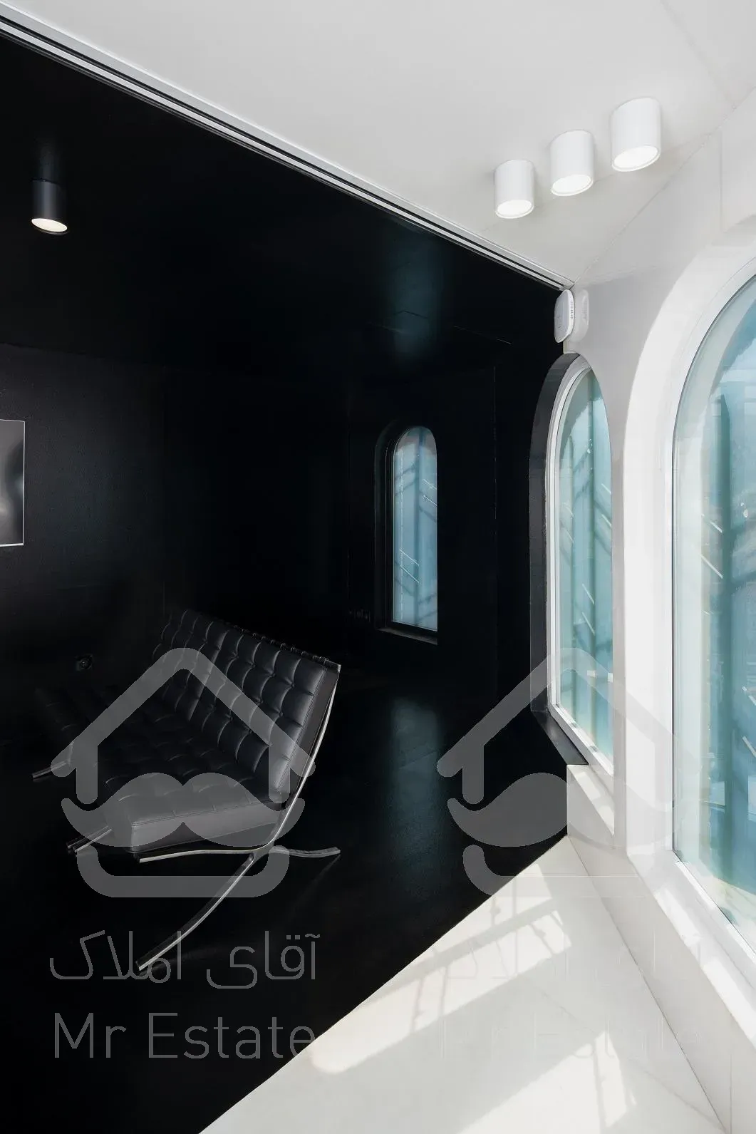 150 متر تجاری دارای 300متر انبار