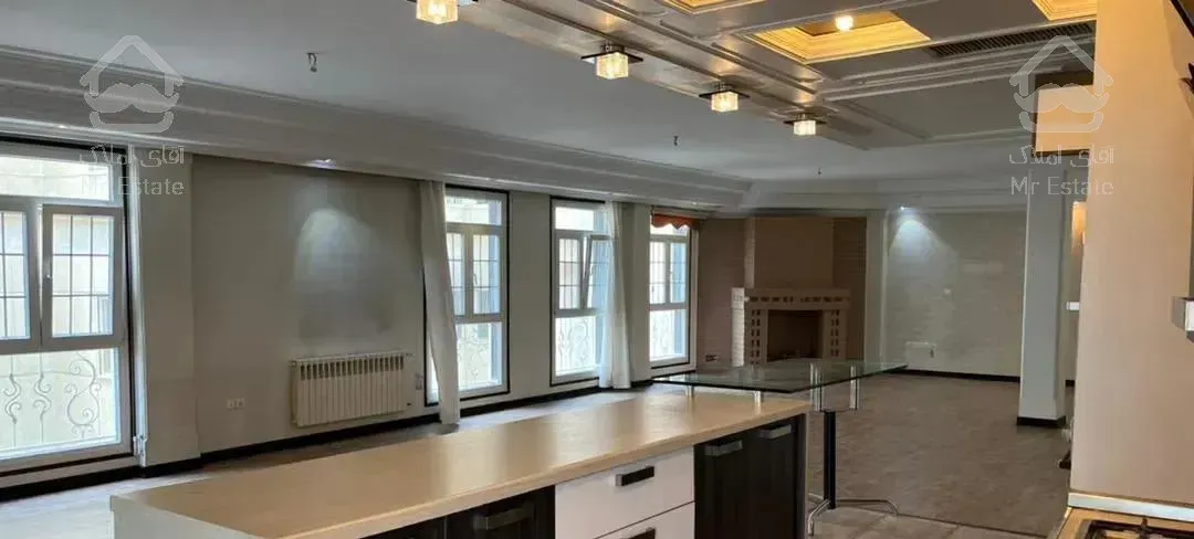 ۲۴۵ متر/ ۵ اتاق/۳ پارکینگ مجاور هم