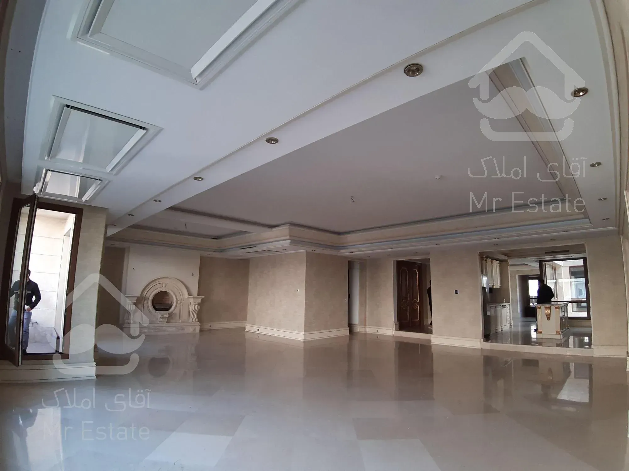 خرید آپارتمان 260 متری فرمانیه سنبل